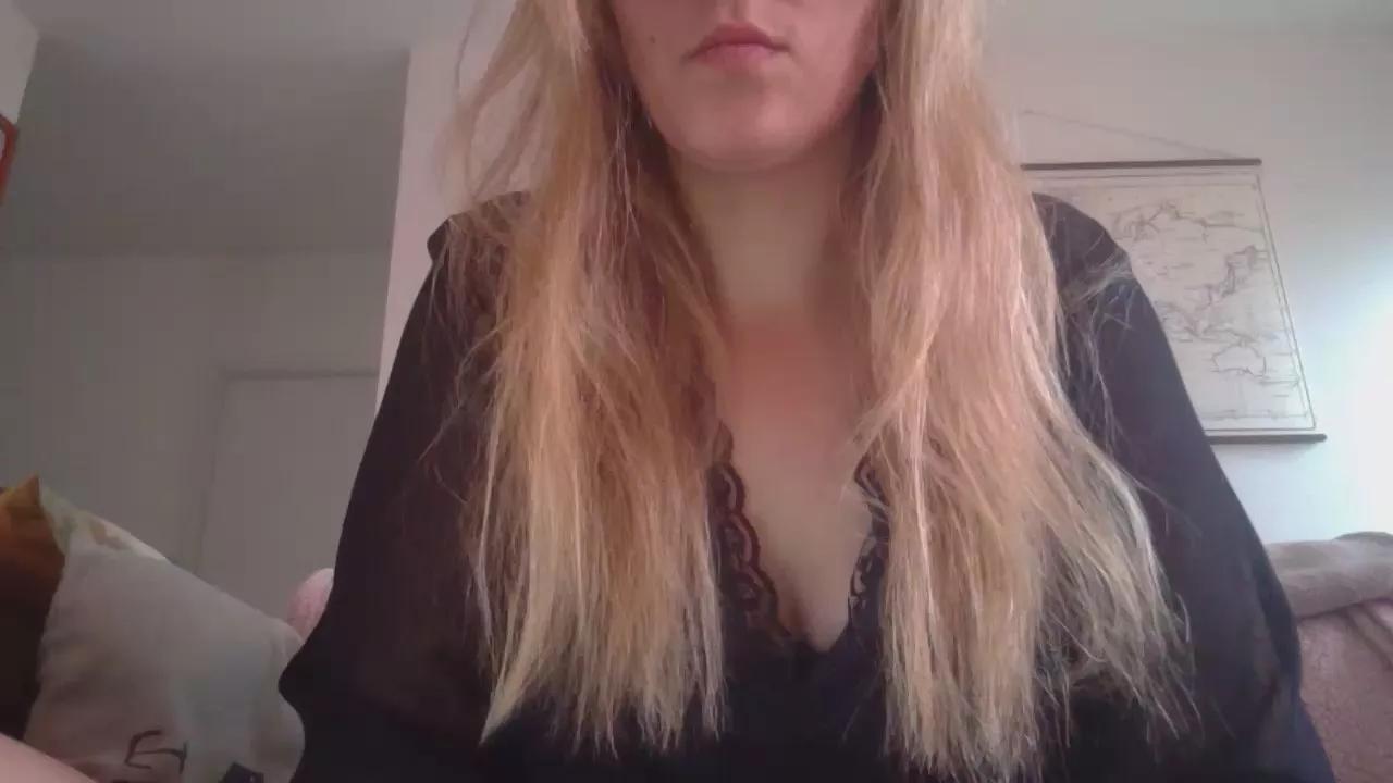 Lolotte79 on Cam4 