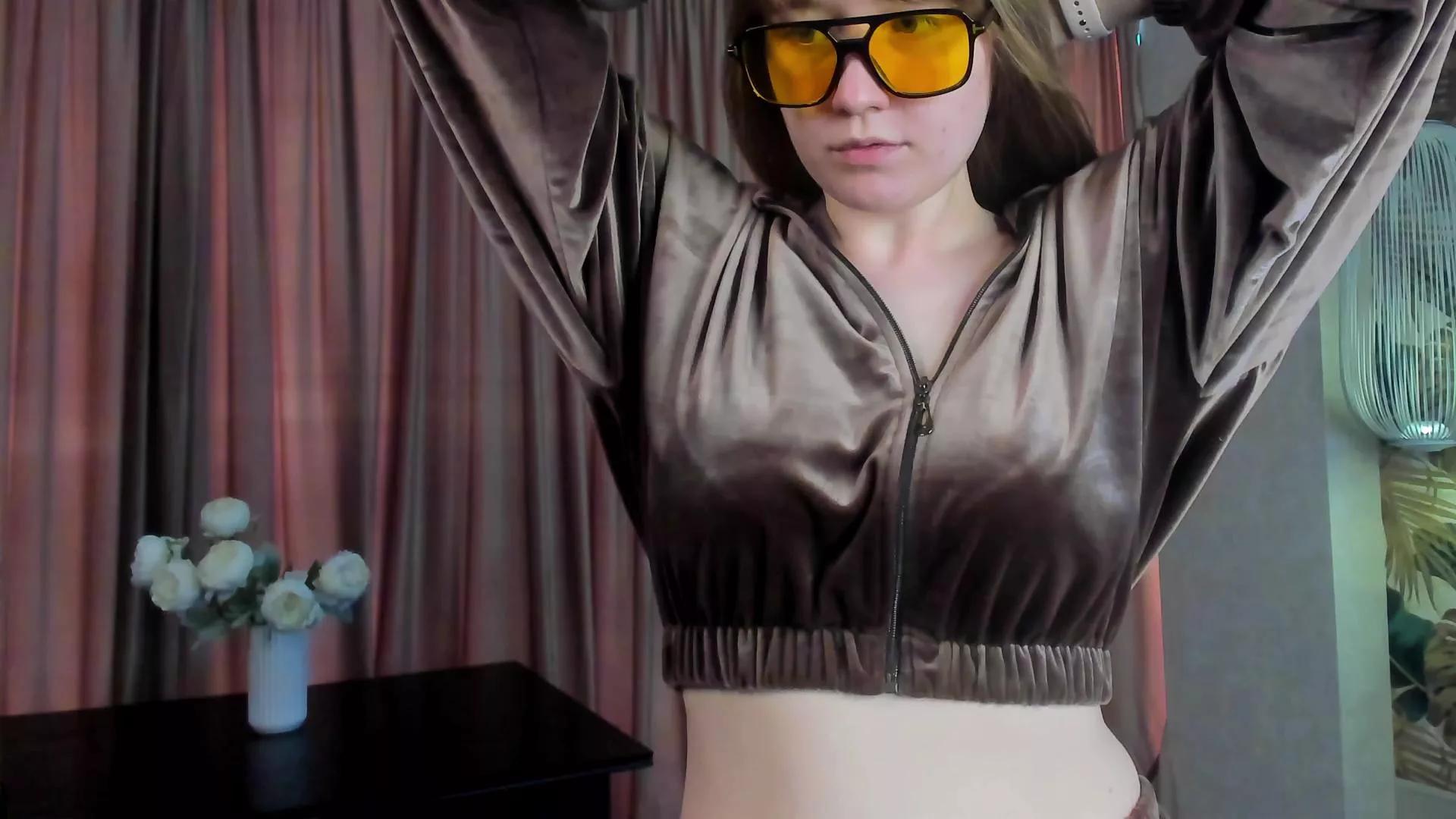 LoraAckerman on Cam4 