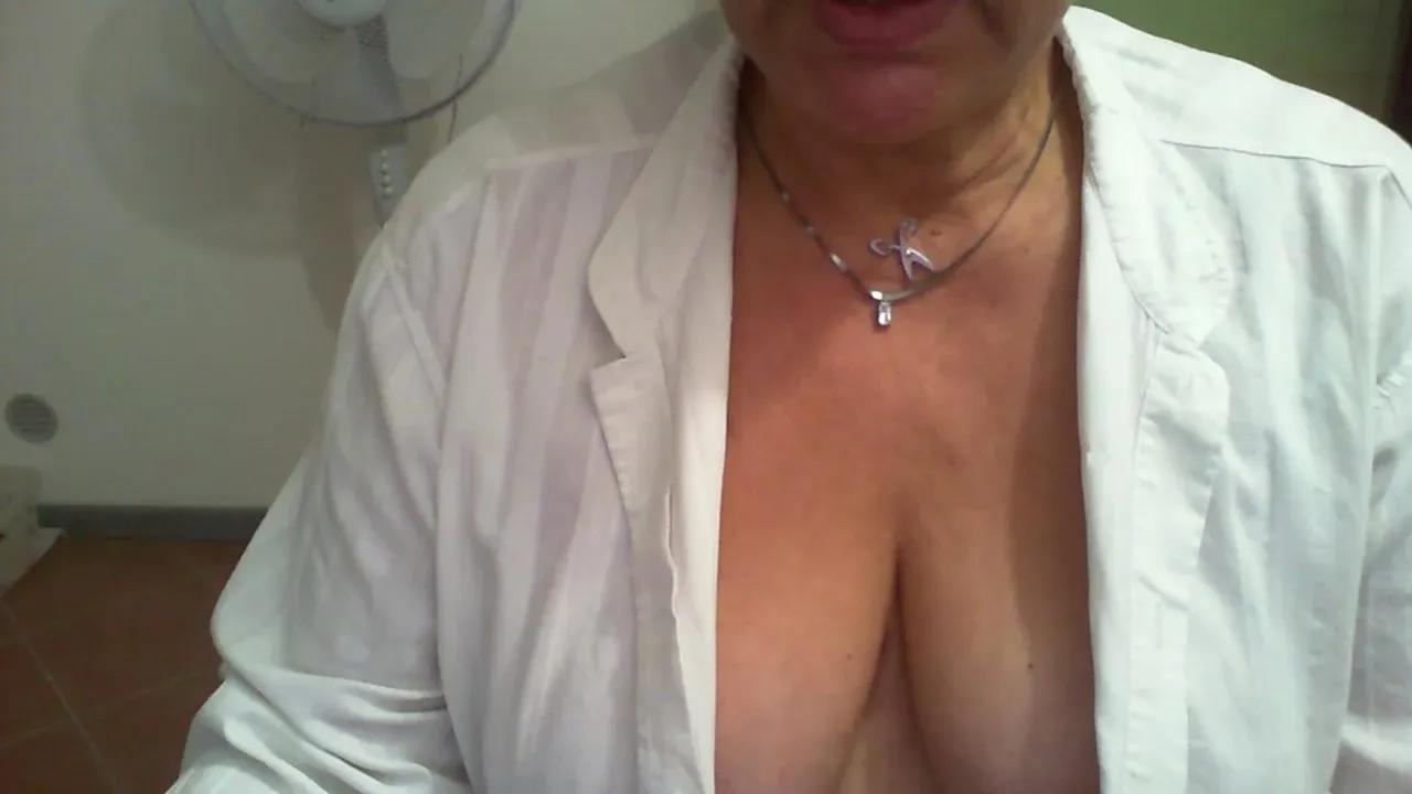Offline lucifora on Cam4