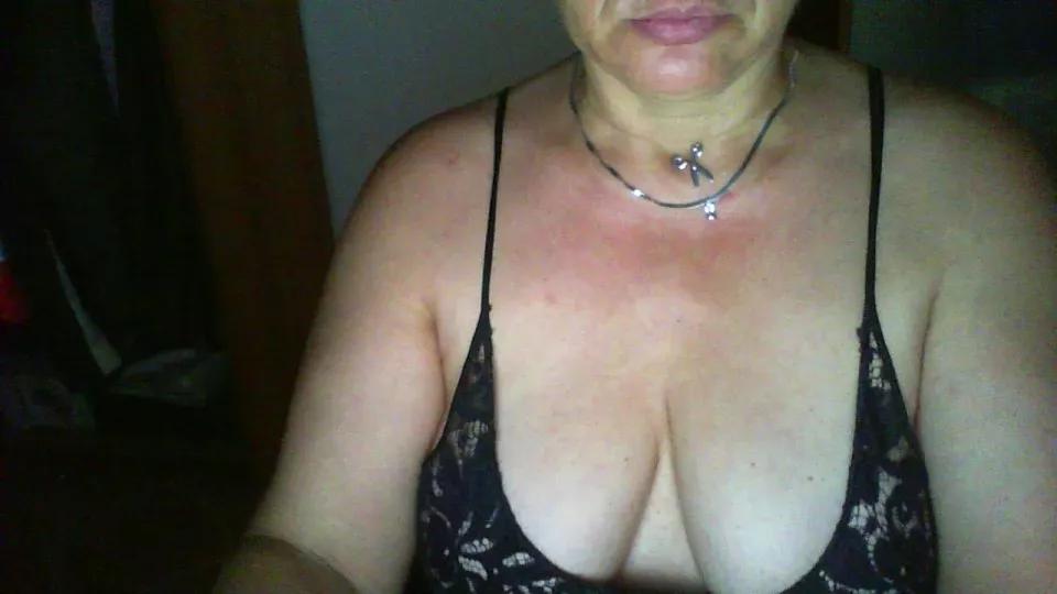 Offline lucifora on Cam4