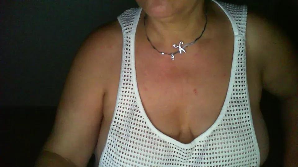 Offline lucifora on Cam4