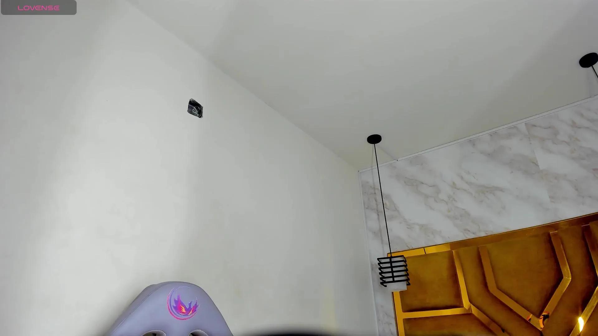 Offline luciifeer_ on Cam4