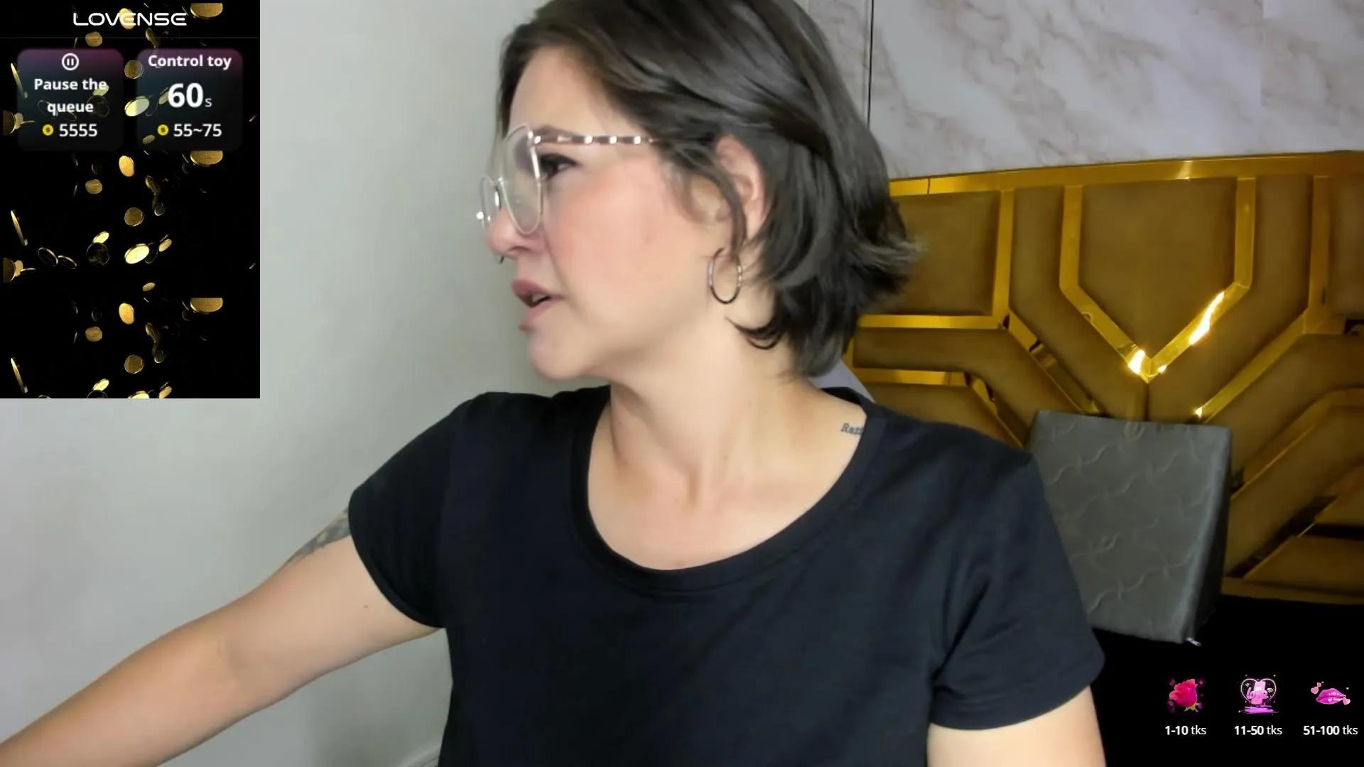 Offline luciifeer_ on Cam4