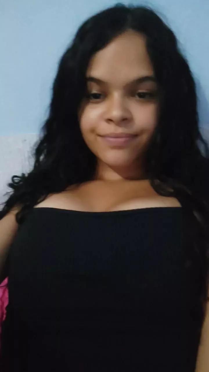 luisaa4 on Cam4 