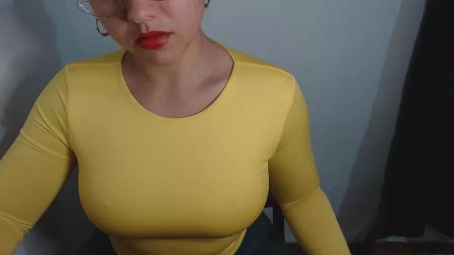 lul_love_baum23 on Cam4 