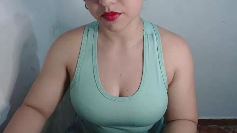 lul_love_baum23 on Cam4 