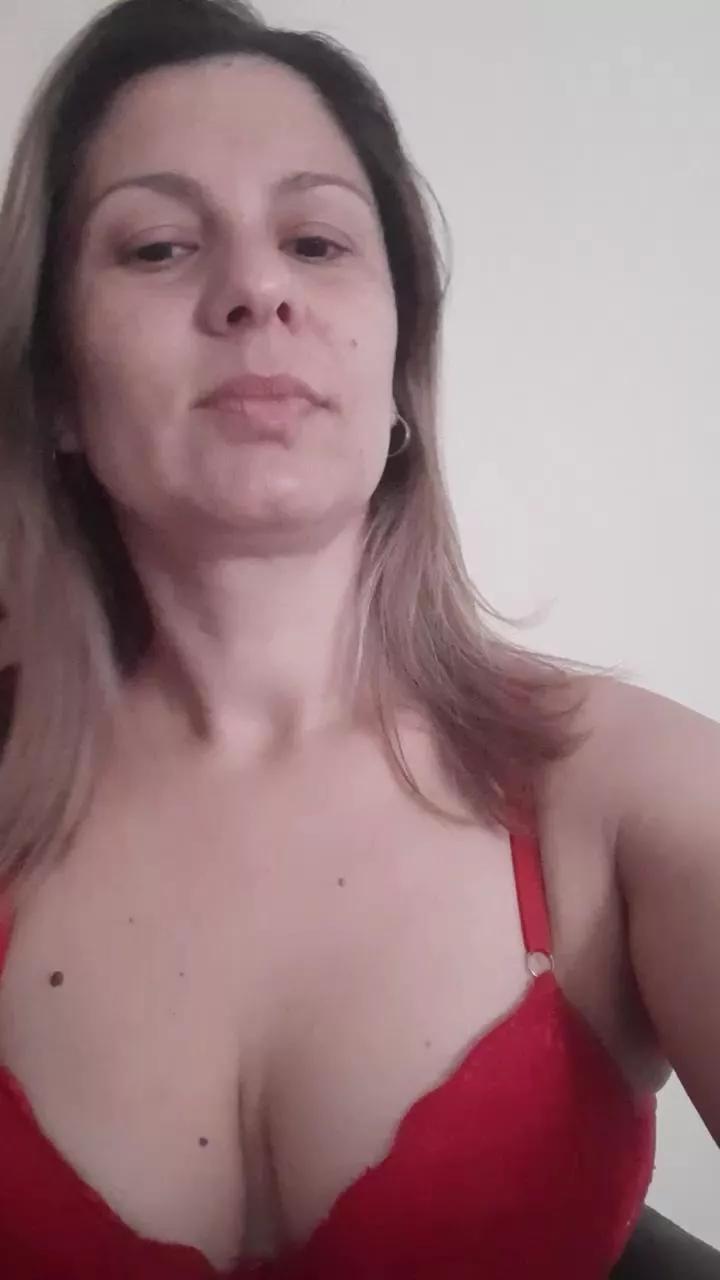 Lulabazan2 on Cam4 