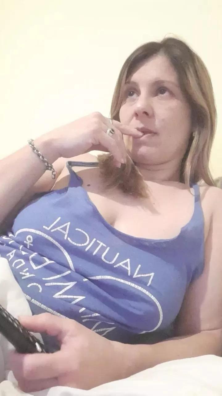 Lulabazan2 on Cam4 