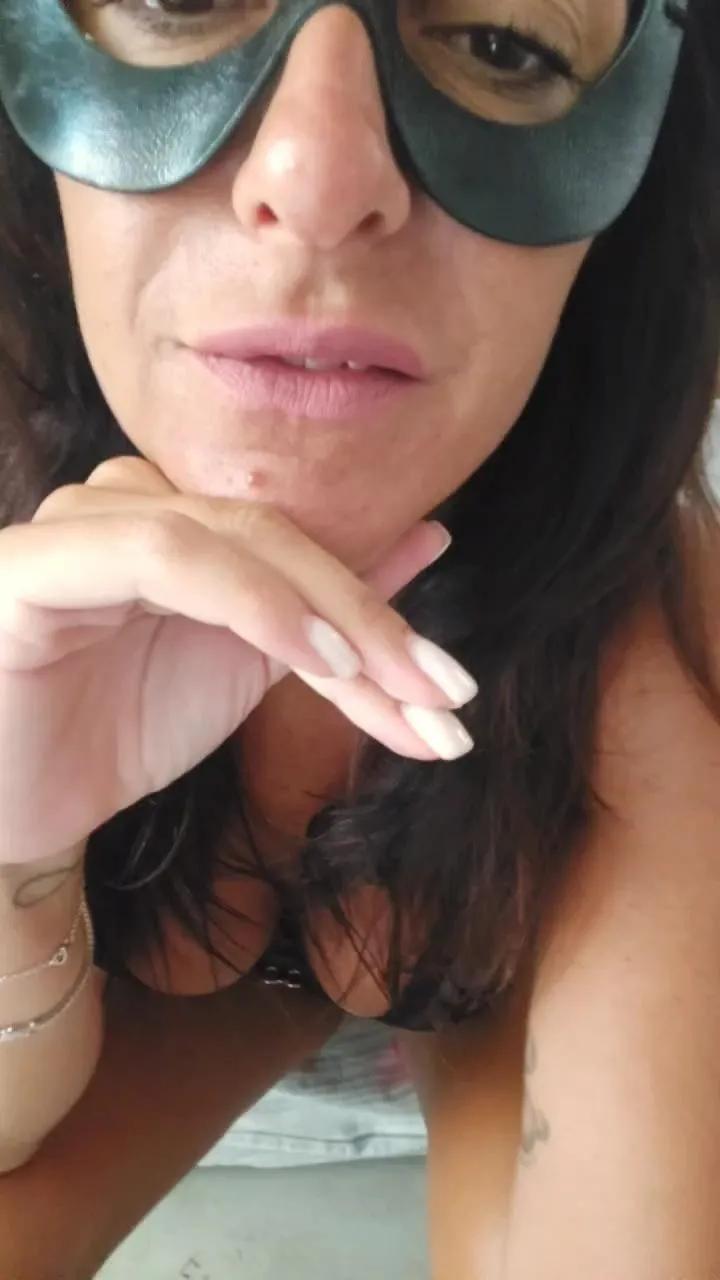 Lullina1 on Cam4 