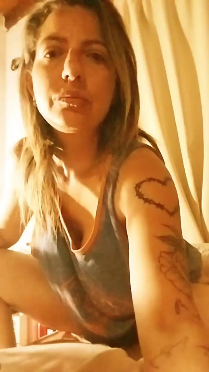 Offline LUNA639 on Cam4