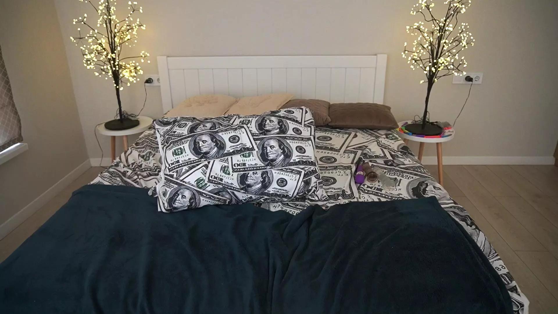 LunaLicks on Cam4 
