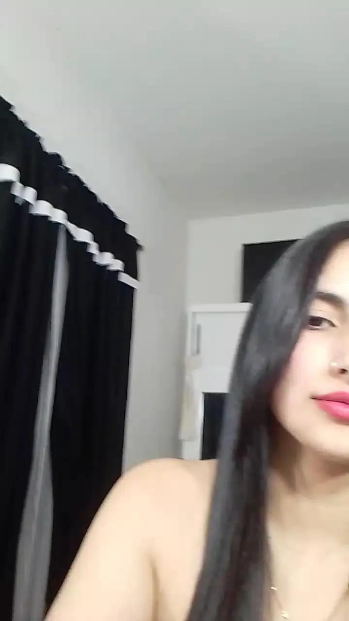Lunamiel3 on Cam4