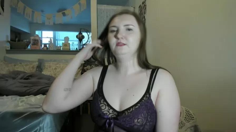 LunarNebula on Cam4 