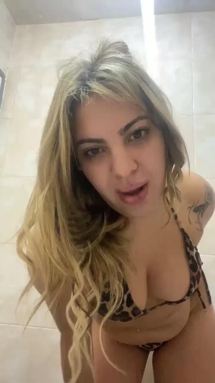 Lunnaa2 on Cam4 