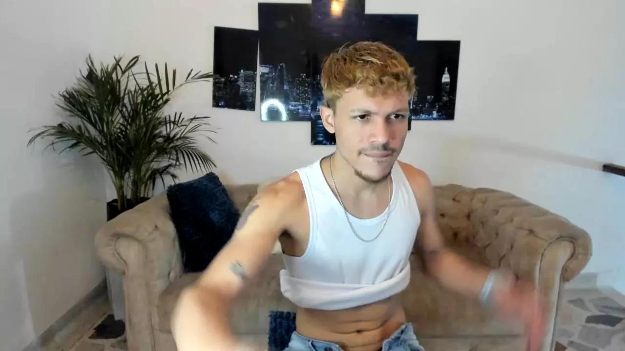 luois_dasaga on Cam4 