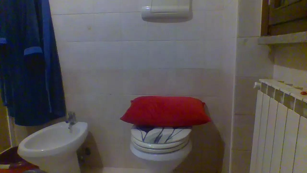 luxxuriax on Cam4 