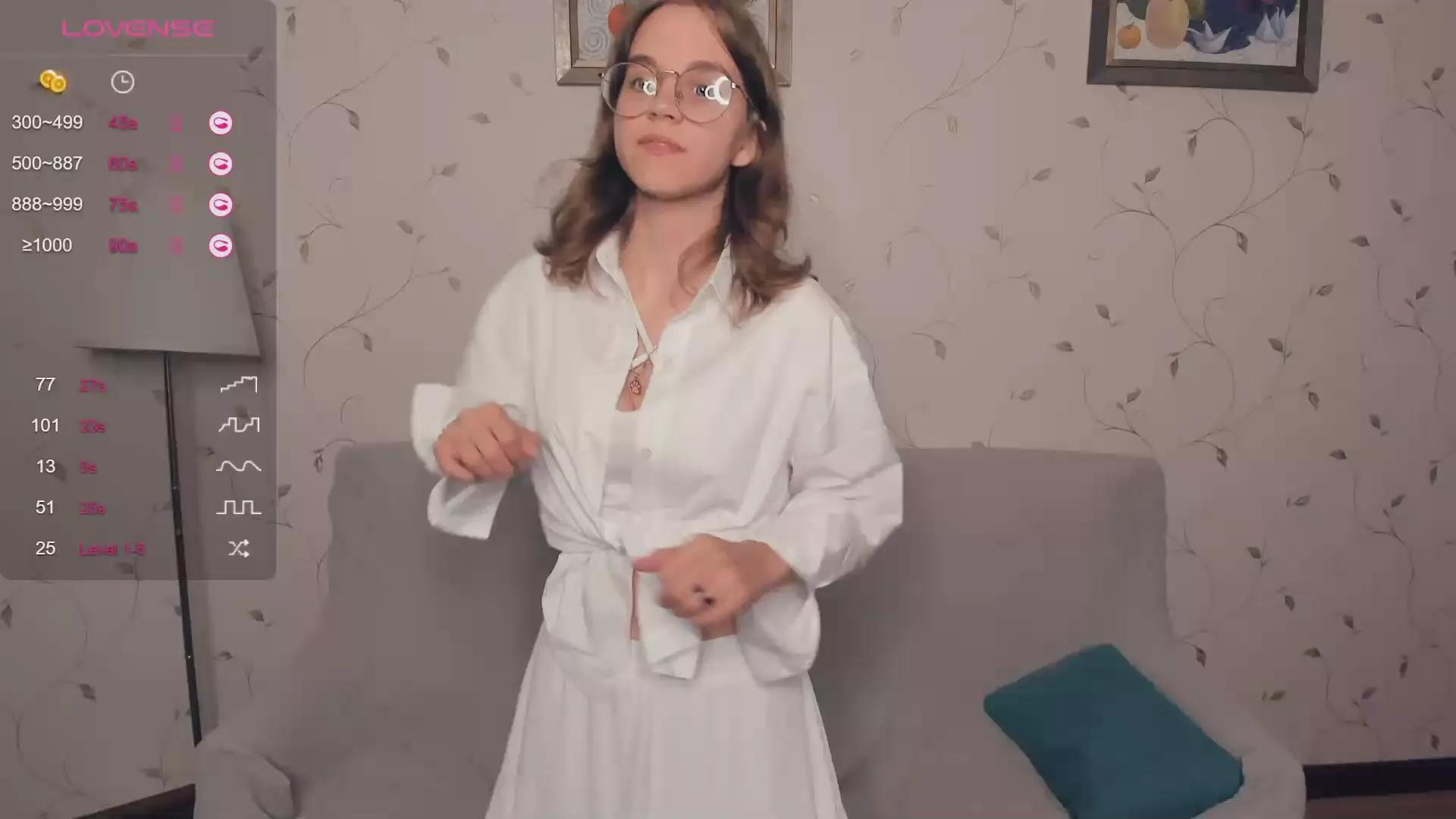 LynneCrust on Cam4 