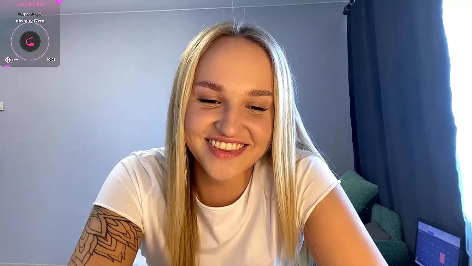 LynnGibbard on Cam4 