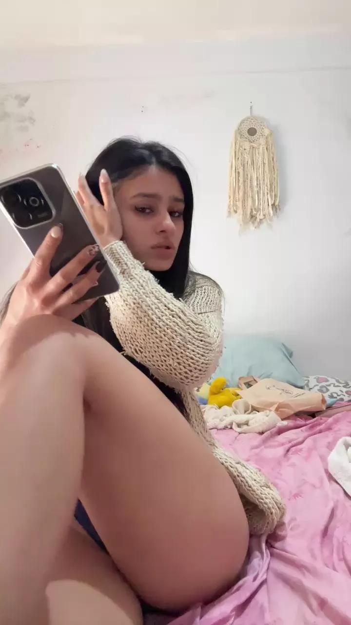Maddydoll on Cam4 