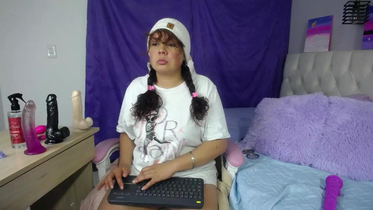 MaggySimpson_ on Cam4 