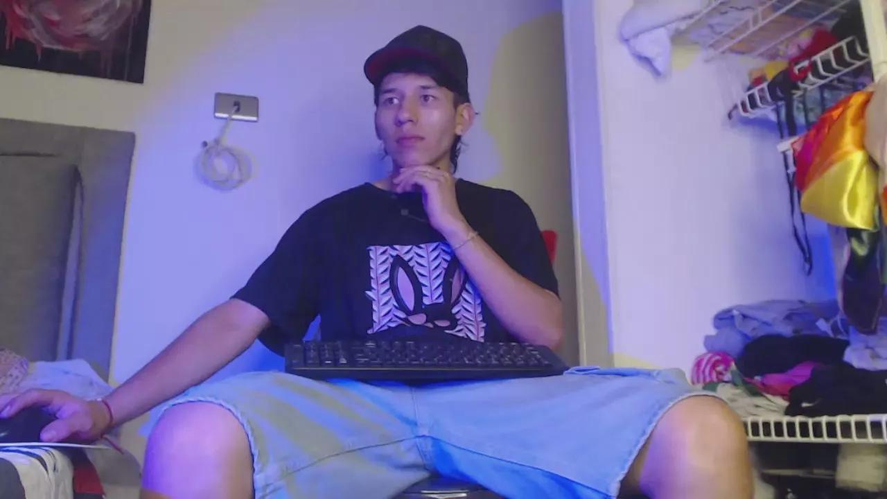 Magig_axel on Cam4 