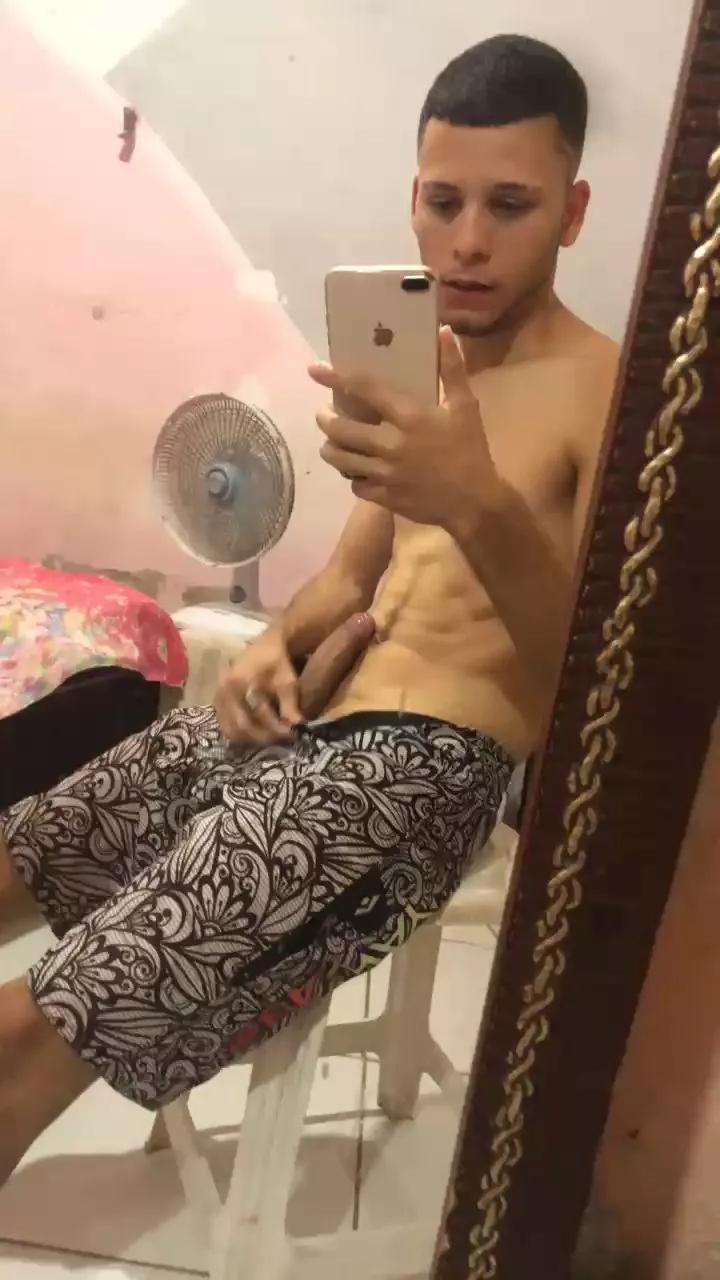 Magrinho2025 on Cam4 