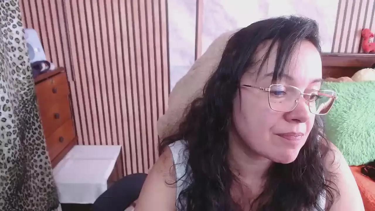 Freechat Mallybear_ on Cam4