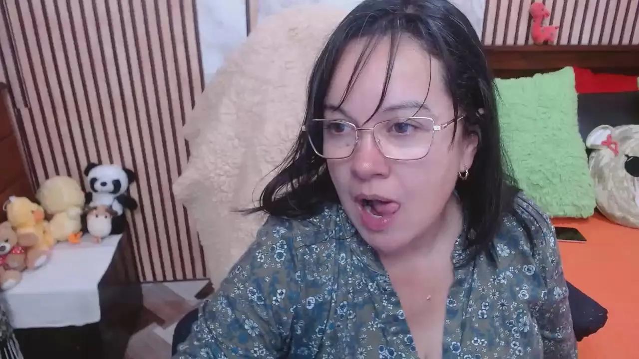 Freechat Mallybear_ on Cam4