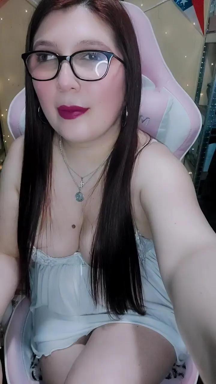 Offline MaruMoon69 on Cam4