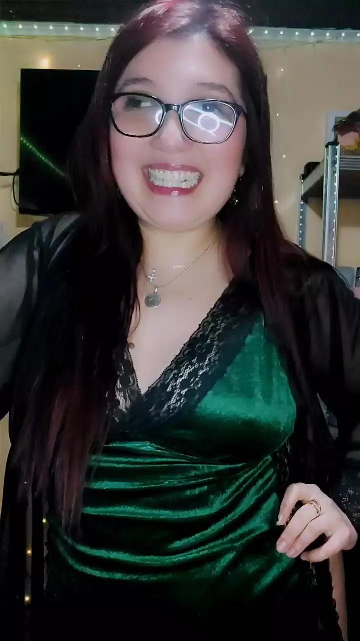 Offline MaruMoon69 on Cam4