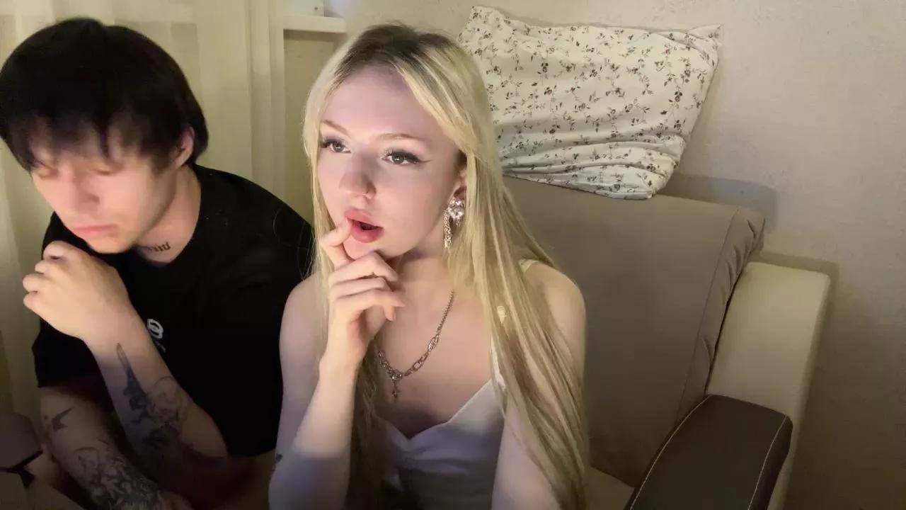 MaryLoveMikki on Cam4 