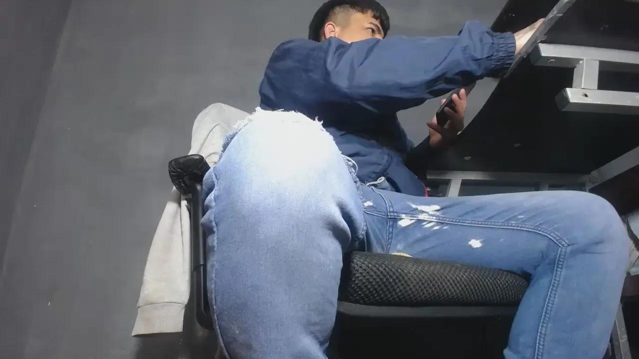 Offline master_bigcock1 on Cam4
