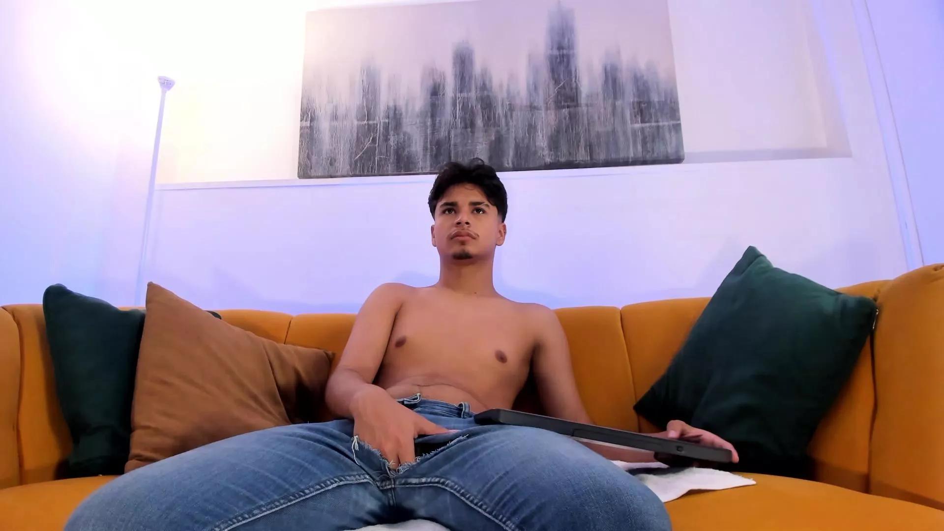 MathewAdamss on Cam4 