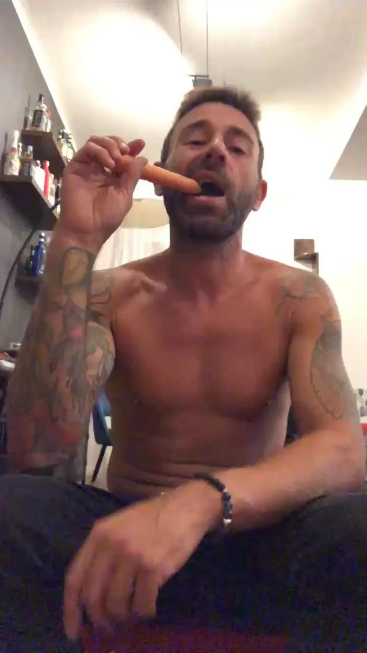Matteodom85 on Cam4 