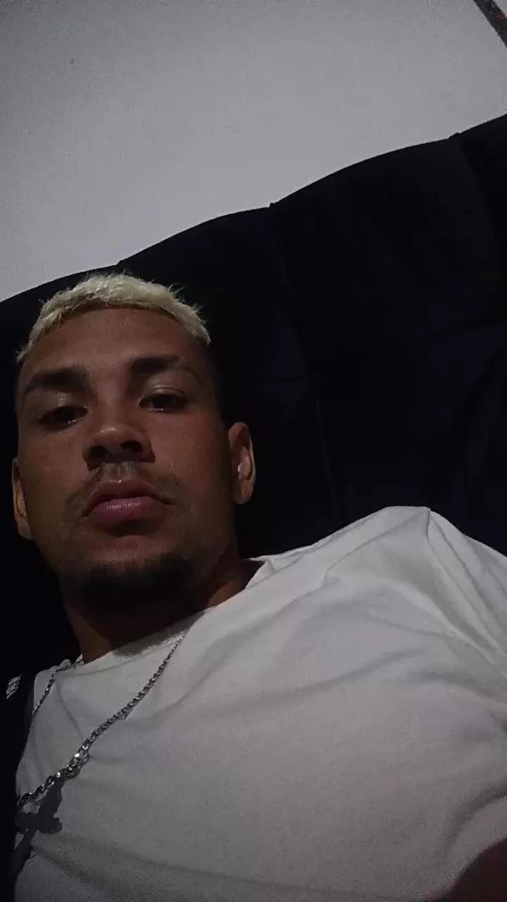 Max_hardPig on Cam4 