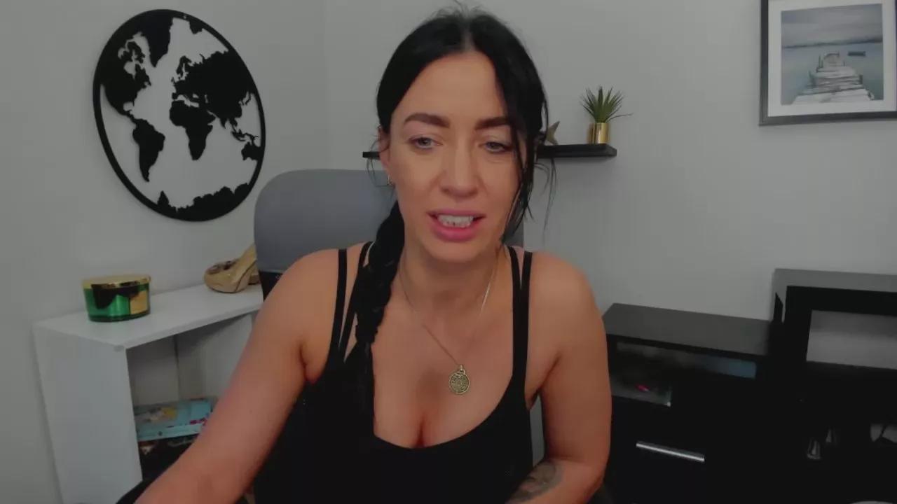 MAYA_desire on Cam4 