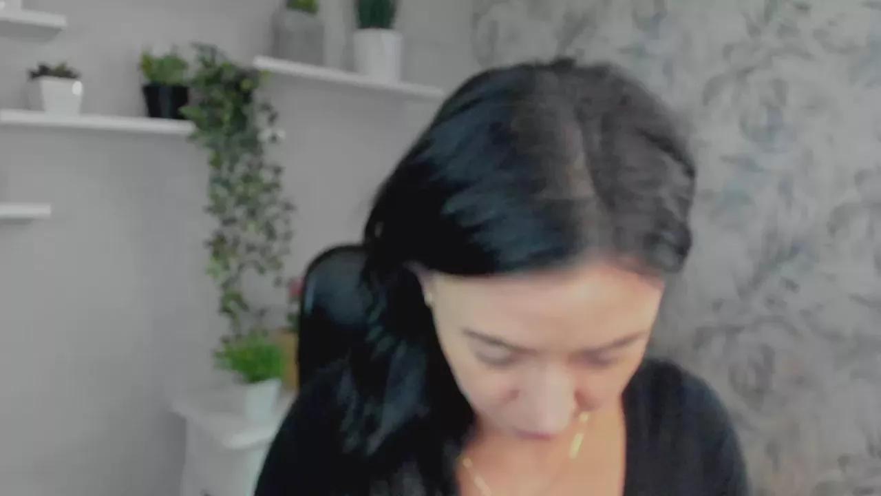 MAYA_desire on Cam4 