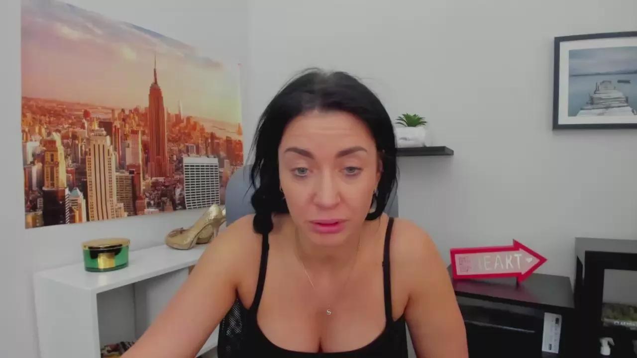 MAYA_desire on Cam4 