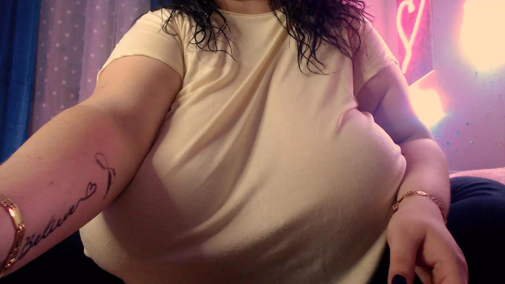 mayabigtits on Cam4 
