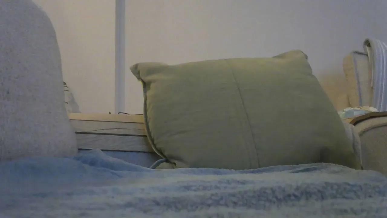 memetbull on Cam4 