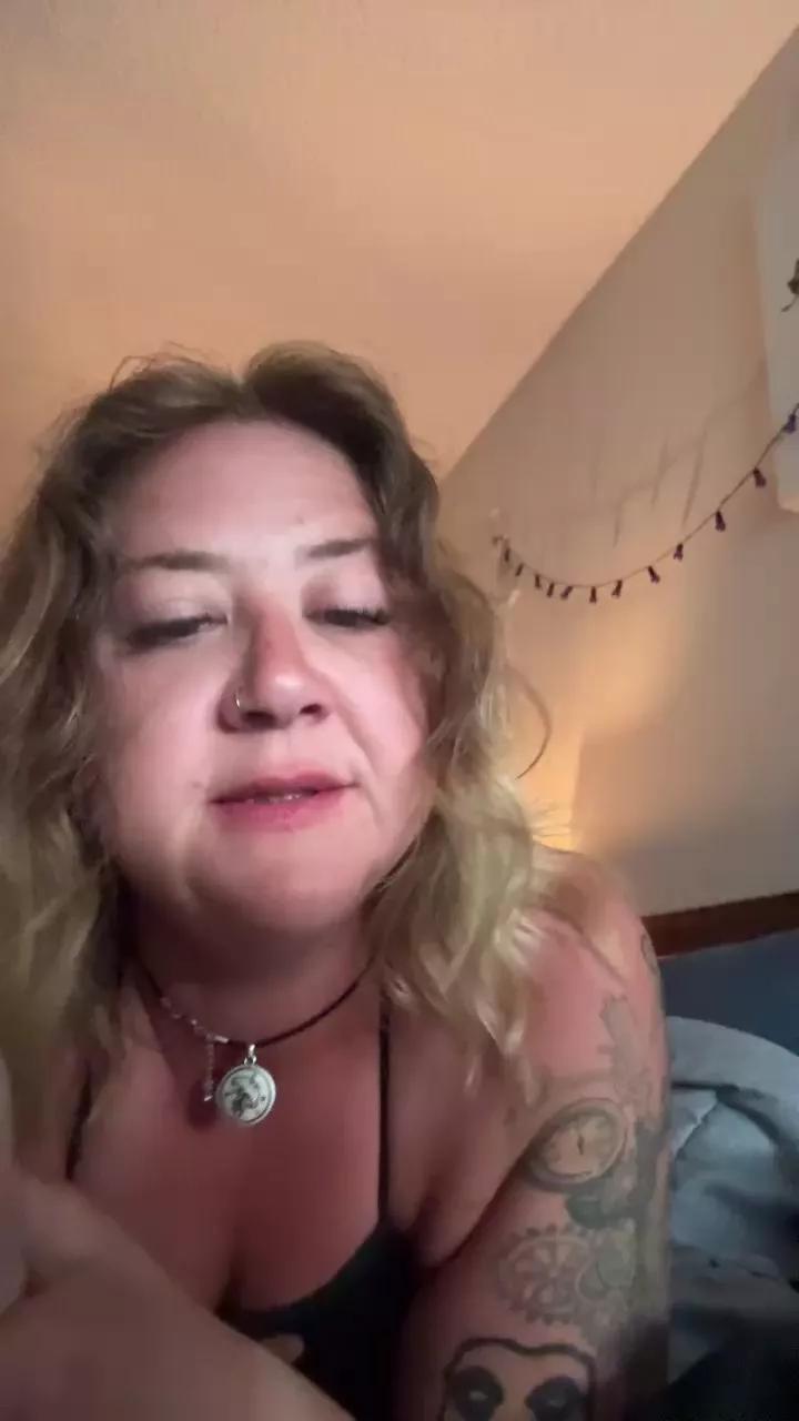 meowxo on Cam4 