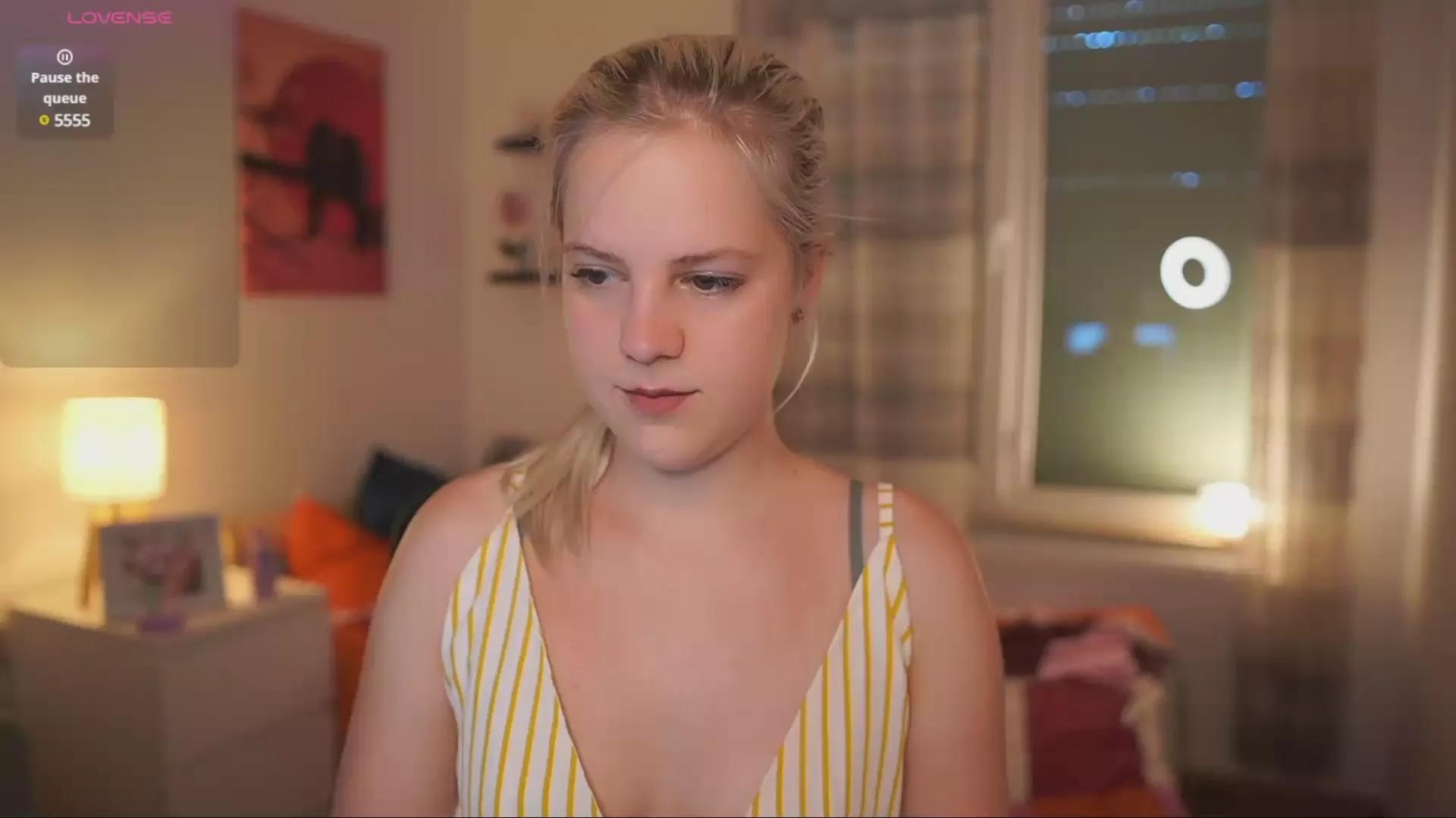 merrilyn__ on Cam4 