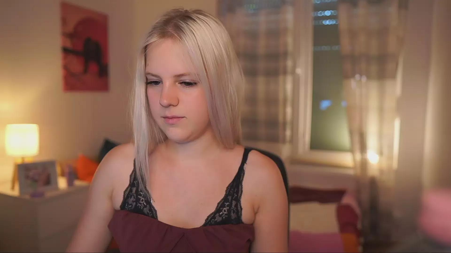 merrilyn__ on Cam4 