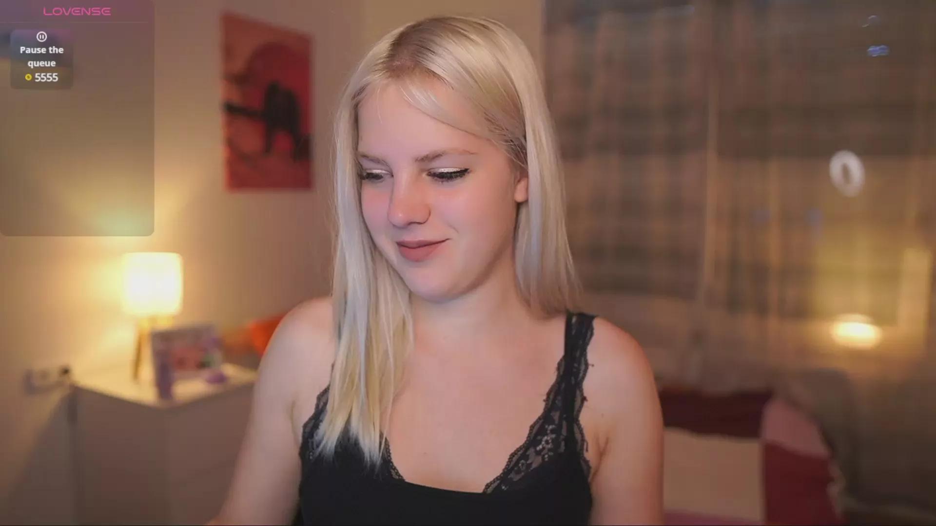merrilyn__ on Cam4 