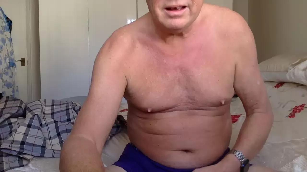 merrymann28 on Cam4 