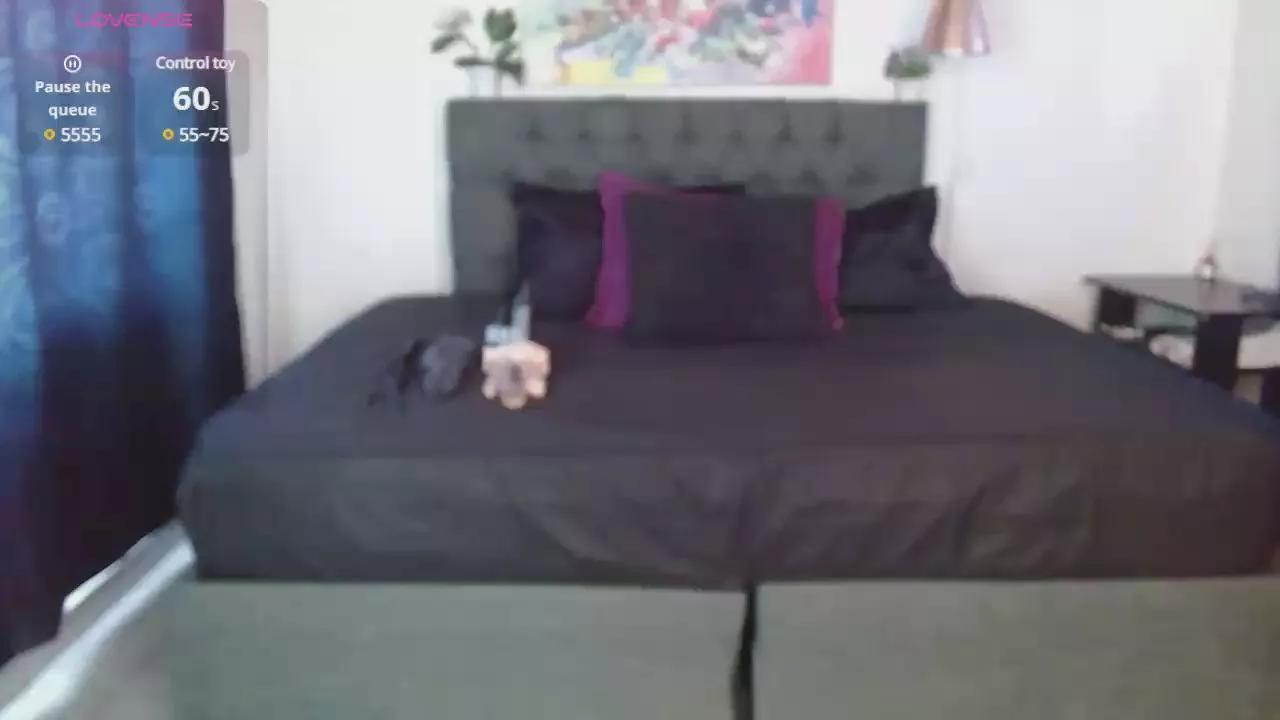 mia_velvet1 on Cam4 