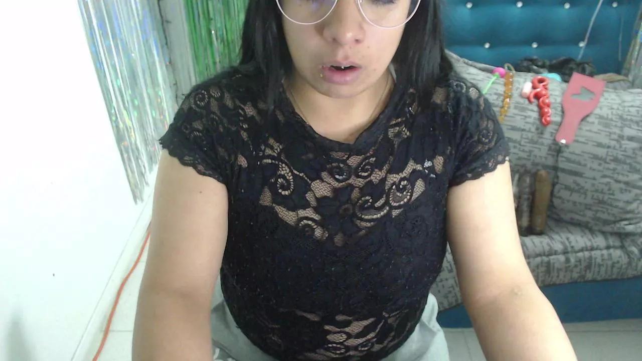 Miahoprny69 on Cam4 