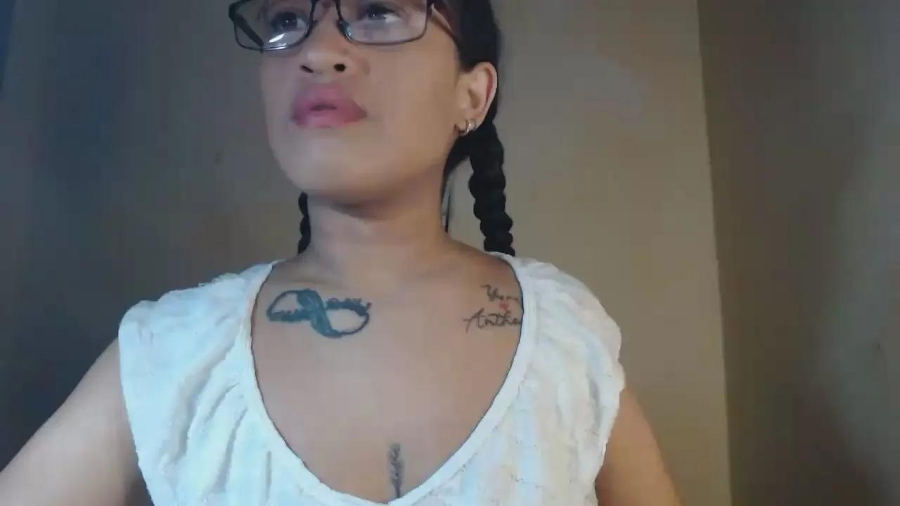 Freechat MichelSweet_ on Cam4