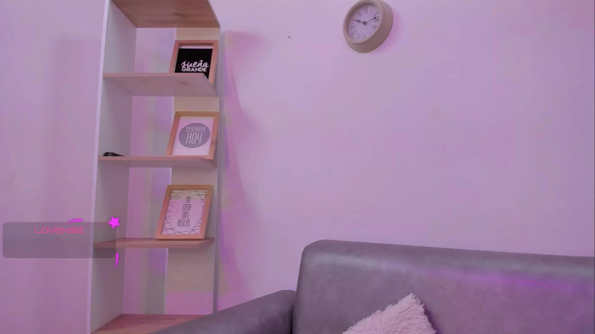 Miiss_Greyy on Cam4 
