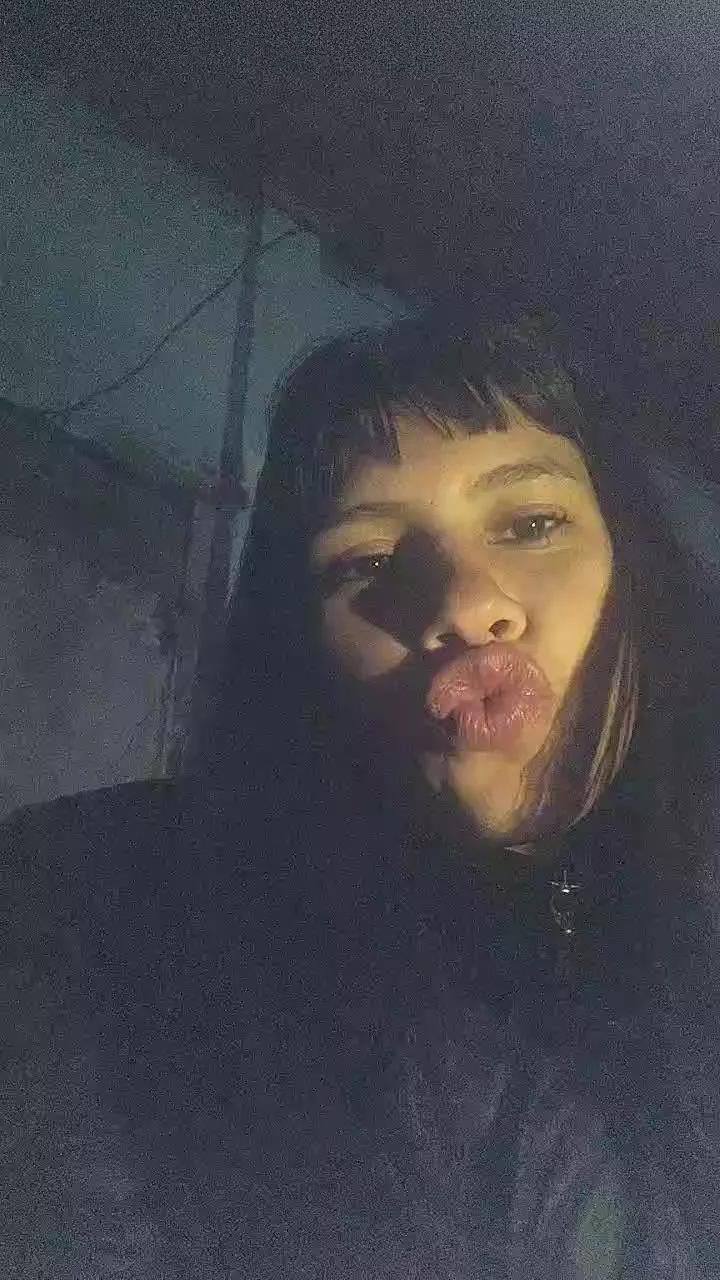 Mili2204 on Cam4 